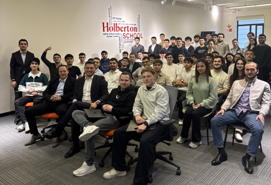 ®  PASHA Holding продолжает оказывать поддержку школе Holberton School Azerbaijan