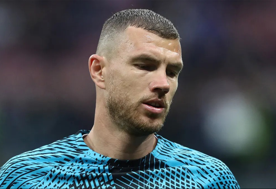Edin Ceko Bosniya və Herseqovina millisi ilə vidalaşır