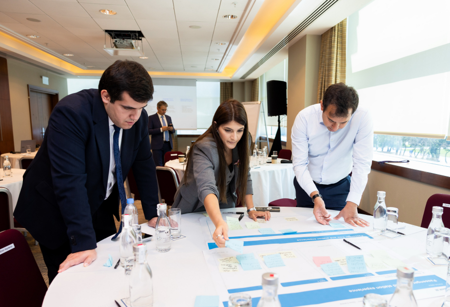 ® İRİA-nın təşkilatçılığı ilə keçirilən vörkşopda nəqliyyat sektorunda çağırışlar və innovativ həllər müzakirə olunub