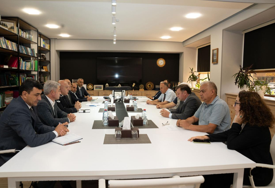 ETSN-də görüş: ayıların kəndlərə və təsərrüfatlara yaxınlaşması məsələsi araşdırılıb