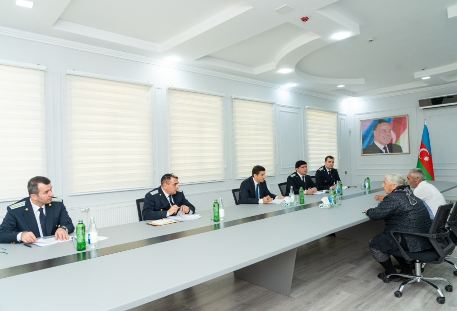 Ədliyyə naziri Yevlaxda vətəndaşların müraciətlərini dinləyib