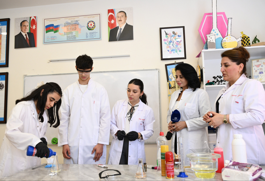 Uşaqlara oksigen qazının alınması nümayiş etdirilib