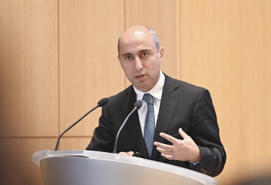 Nazir: Azərbaycanda riyazi savadlılıq üzrə qızlar ilk dəfə oğlanları qabaqlayıb