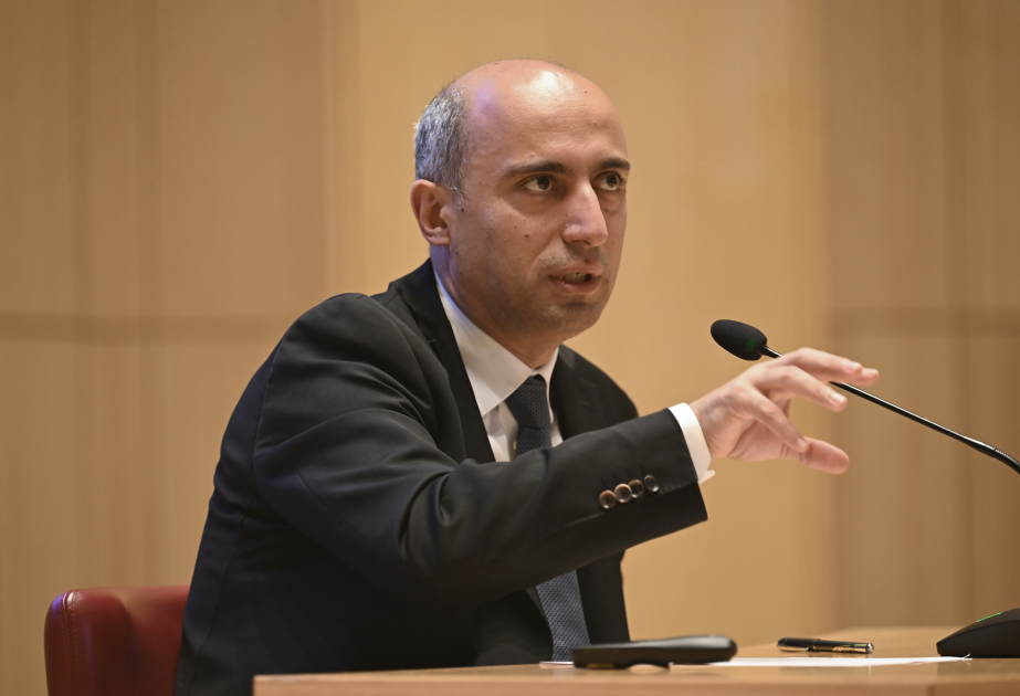 Nazir PISA 2025-də oxu savadlılığı üzrə nəticələr barədə məlumat verib