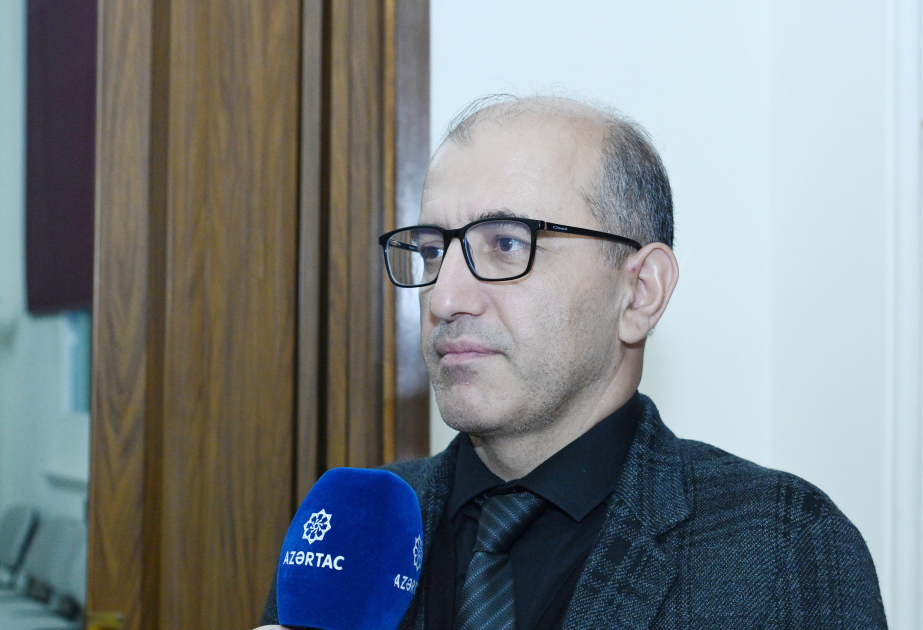 Cihangir İşbilir: Əziz Səncər Türk dünyasının qürur mənbəyidir