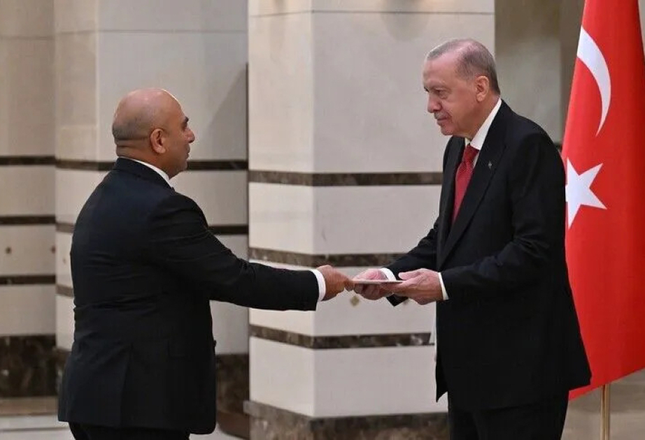 Azərbaycanın səfiri Türkiyə Prezidentinə etimadnaməsini təqdim edib