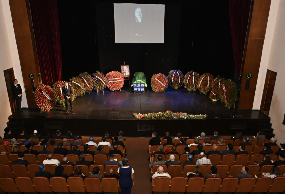 Xalq artisti Aleksandr Şarovski ilə vida mərasimi keçirilir