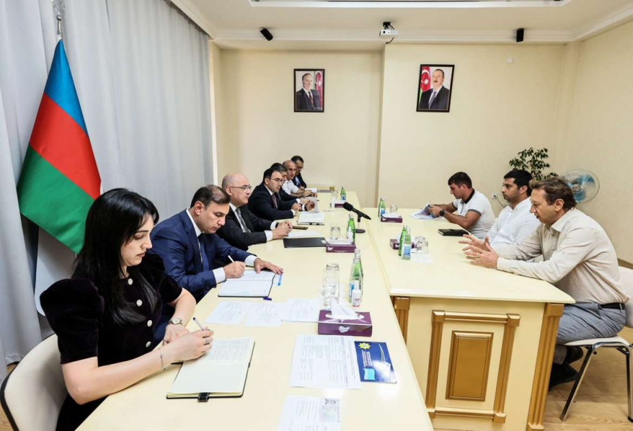 Gömrük Komitəsinin sədri Samuxda vətəndaşların müraciətlərini dinləyib