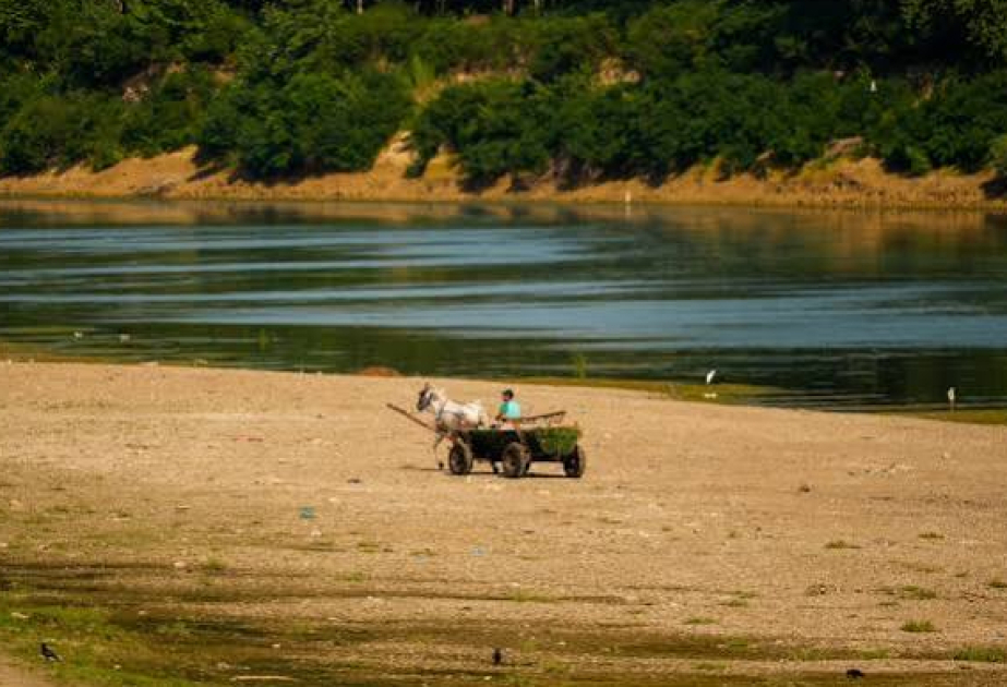 Water level of Budapest's Danube hits record low amid drought