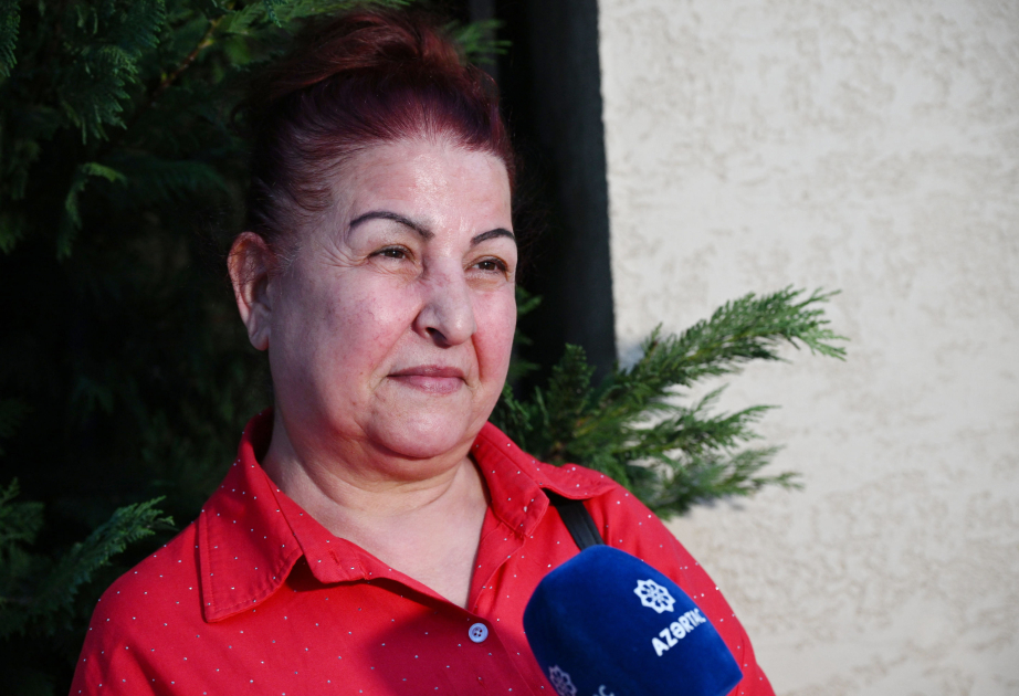 Şükürbəyliyə qayıdan keçmiş köçkün: Neçə illərdir bu günü gözləyirdik