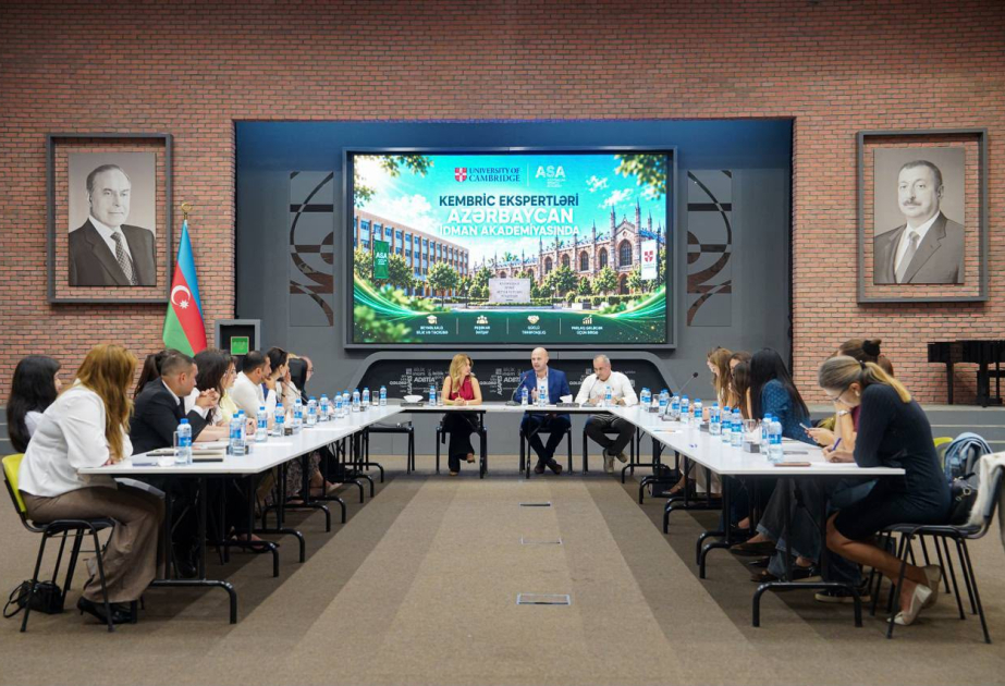 Kembric Universitetinin eksperti ASA-da qiymətləndirmə mövzusunda müzakirələr aparıb