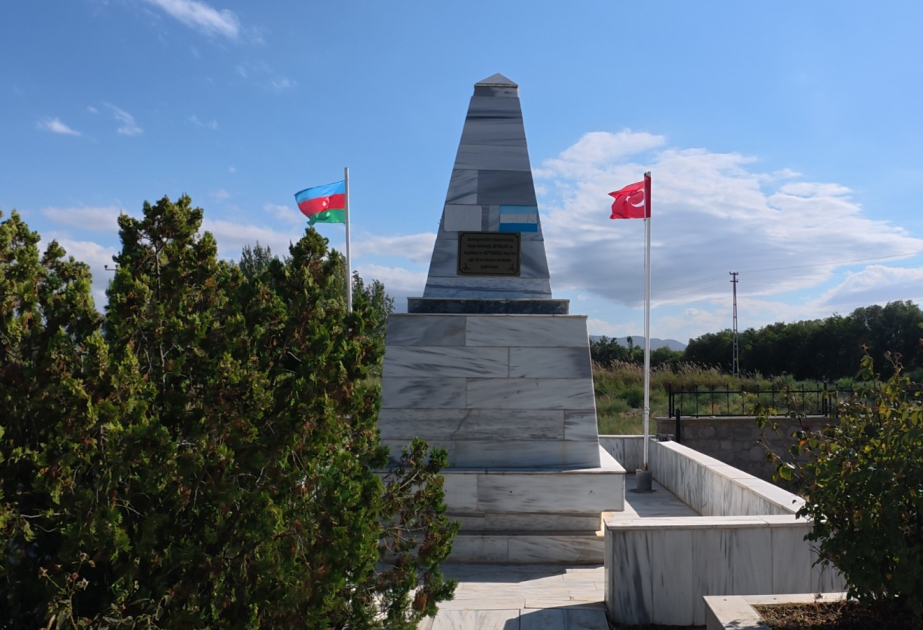 Türkiyənin İğdır vilayətində Qərbi Azərbaycandan olan qəhrəmanın abidəsi təmir edilib