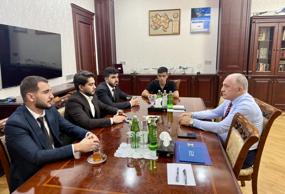 Rektor Çində yüksək nəticə göstərən AzTU tələbələri ilə görüşüb