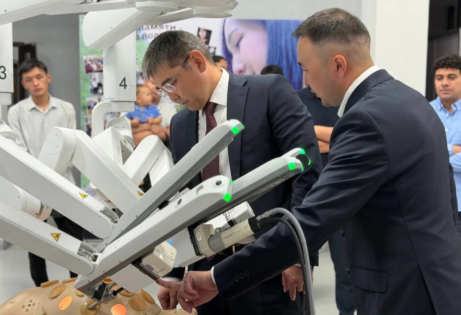 Qırğızıstanda ilk robot cərrahiyyə sistemi təqdim olunub