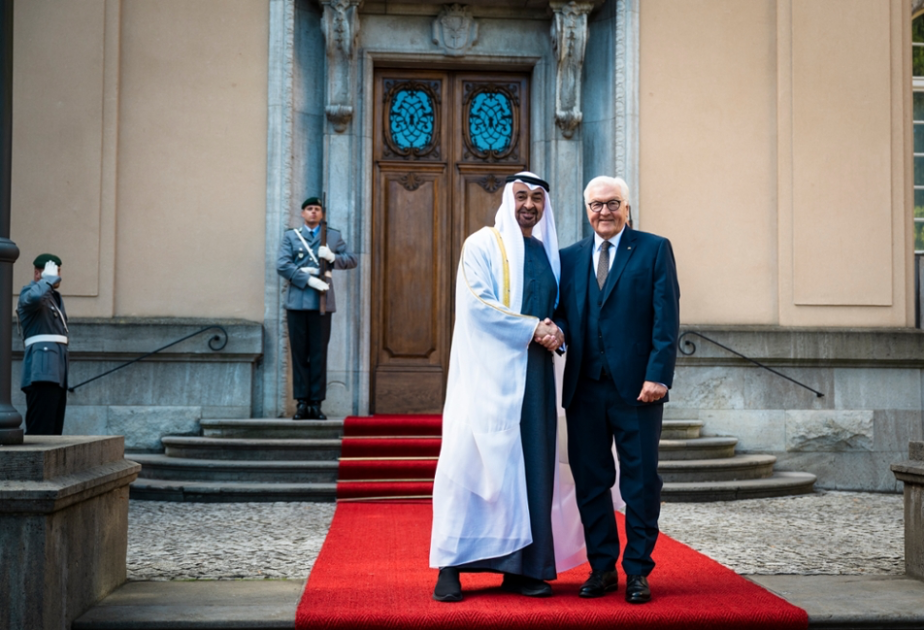 El Presidente de los Emiratos Árabes Unidos llega a Alemania para su primera visita de Estado