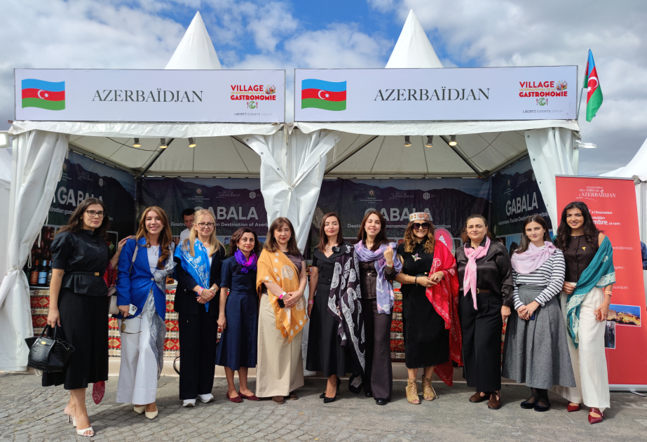 Azərbaycan mətbəxi Parisdə: Milli yeməklər beynəlxalq tədbirdə rəğbət qazanıb VİDEO