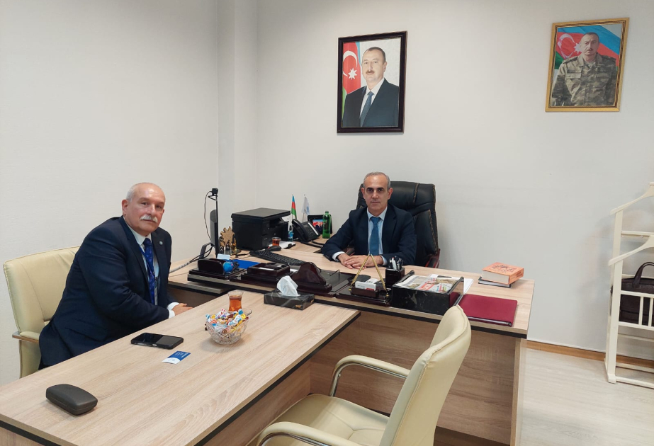 Macarıstanın Seqed Universitetinin professoru MEK-də olub