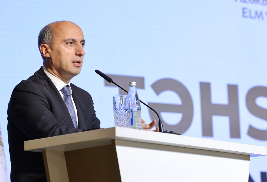 Emin Əmrullayev: Ən zəif şagirdlərə fokuslanmaq sistemi daha tez irəli aparır