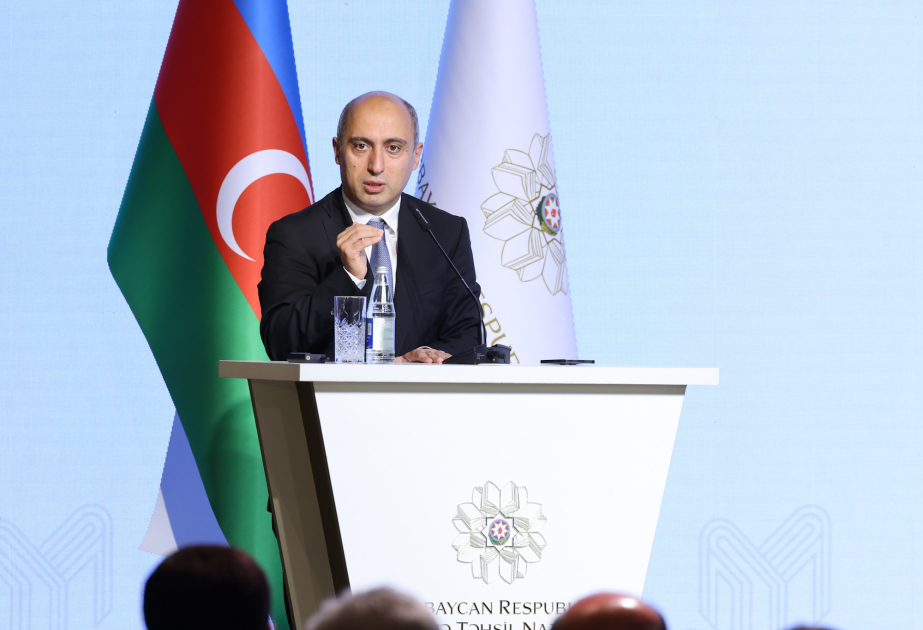 Emin Əmrullayev: “Mənim məktəbim” anlayışından “bizim məktəblərimiz” anlayışına keçməliyik