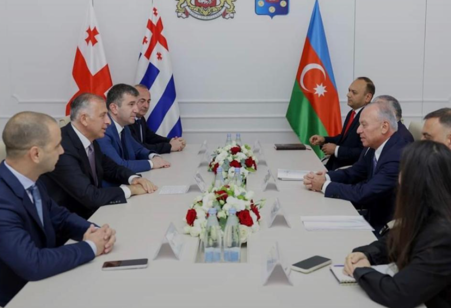 Delegation des Verfassungsgerichts Aserbaidschans zu Arbeitsbesuch in Georgien