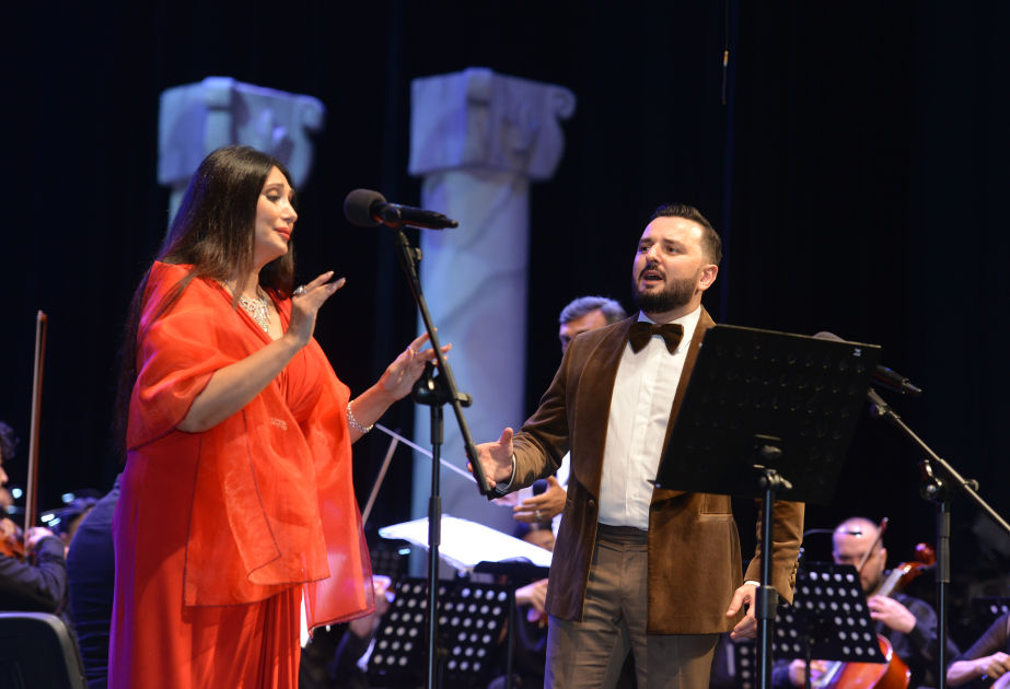 “Ustadımın yolu ilə. Operetta inciləri” – görkəmli vokalçı Mobil Əhmədov yad edilib