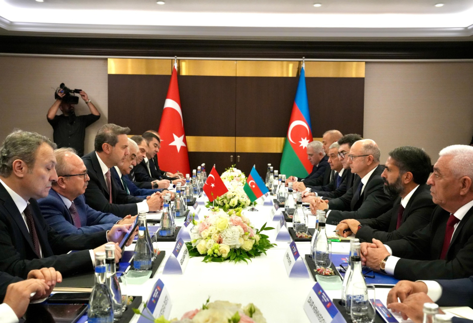 Energieminister Aserbaidschans und der Türkei treffen sich in Baku