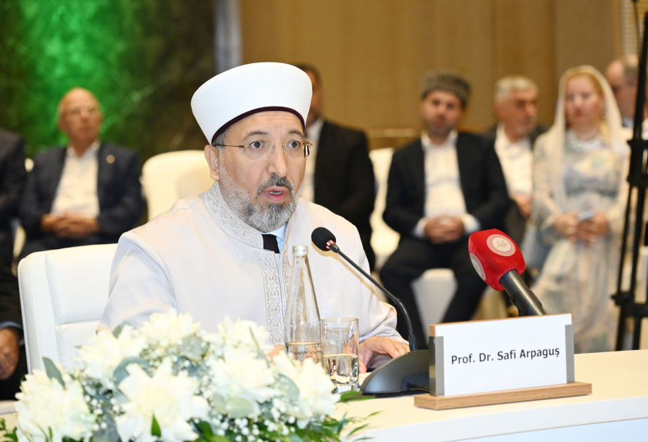 Türkiyə Diyanət İşləri İdarəsinin sədri: Ailə ilə bağlı sosial və fiqhi məsələlər diqqətlə nəzərdən keçirilməlidir
