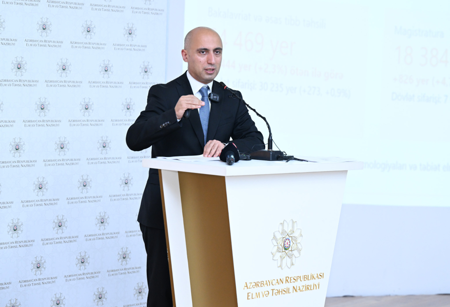Emin Əmrullayev: Siniflərin 99 faizində şagird sıxlığı 40 nəfərdən aşağıdır