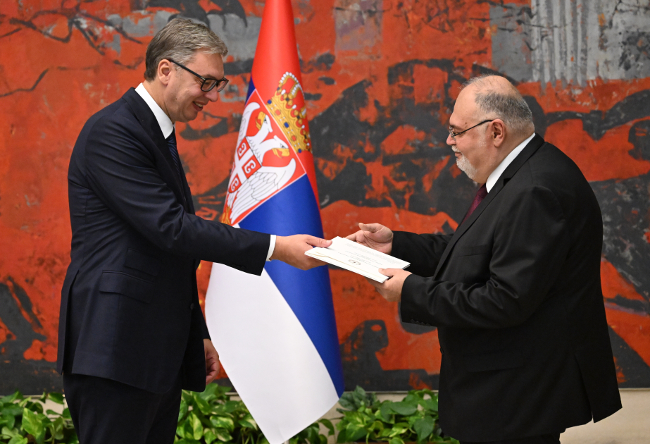 Azerbaijani ambassador presents his credentials to President of Serbia