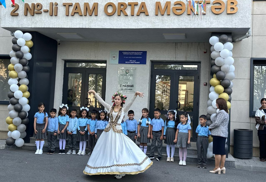 Laçında məktəblərdə ilk zəng çalınıb FOTOLAR