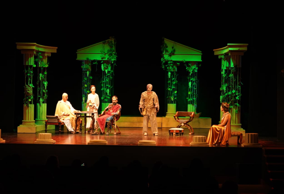 Şəki Dövlət Dram Teatrı yeni mövsümə “Ezop” tamaşası ilə başlayıb