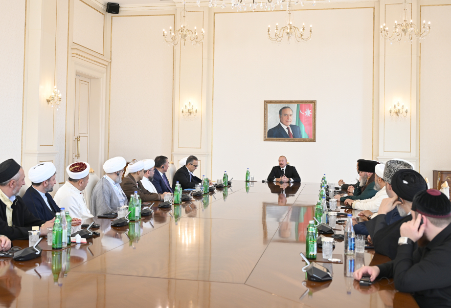Le président Ilham Aliyev : Une guerre non déclarée est menée contre le monde islamique