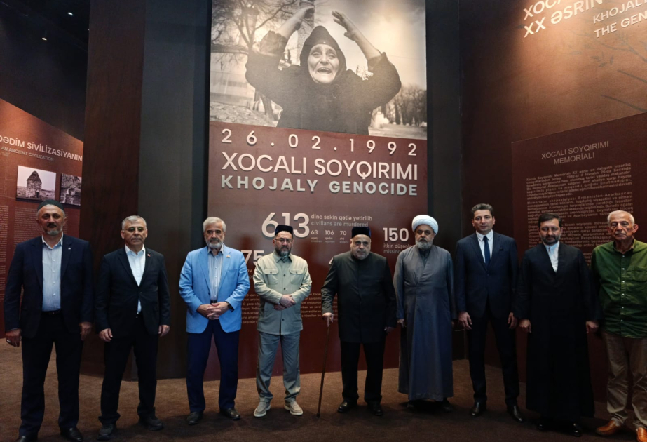 Participants of international conference visit Khojaly Genocide Memorial