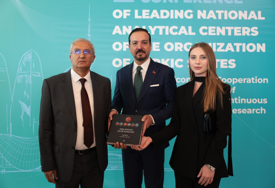 Folklor İnstitutunun professorunun iştirakı ilə “Türk dünyası uşaq nağılları” kitabı hazırlanıb
