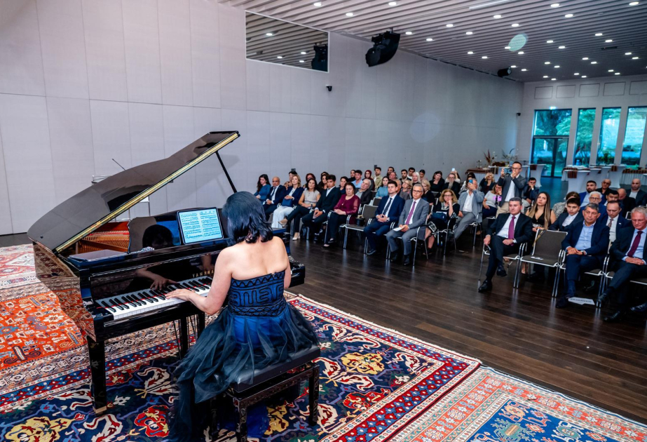 Berlin hosts “Echoes of the Homeland” piano evening