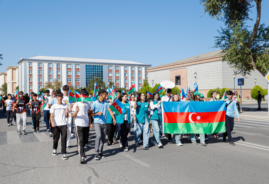Naxçıvanda gənclərin Dövlət Suverenliyi Gününə həsr olunmuş vətənpərvərlik yürüşü - FOTOLAR