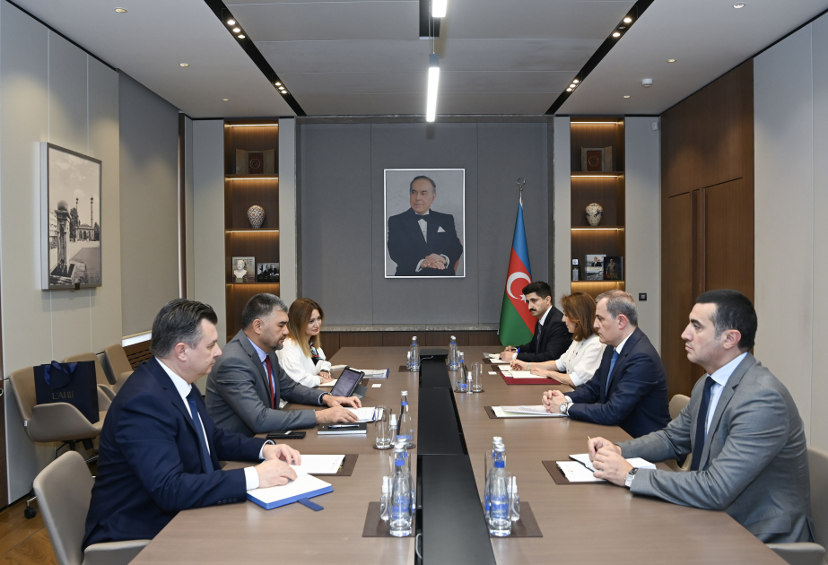 Azerbaiyán y TRACECA abordan las perspectivas de desarrollo de la cooperación