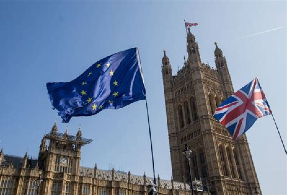FT: Böyük Britaniya Aİ ilə münasibətləri yenidən qurmağa çalışır