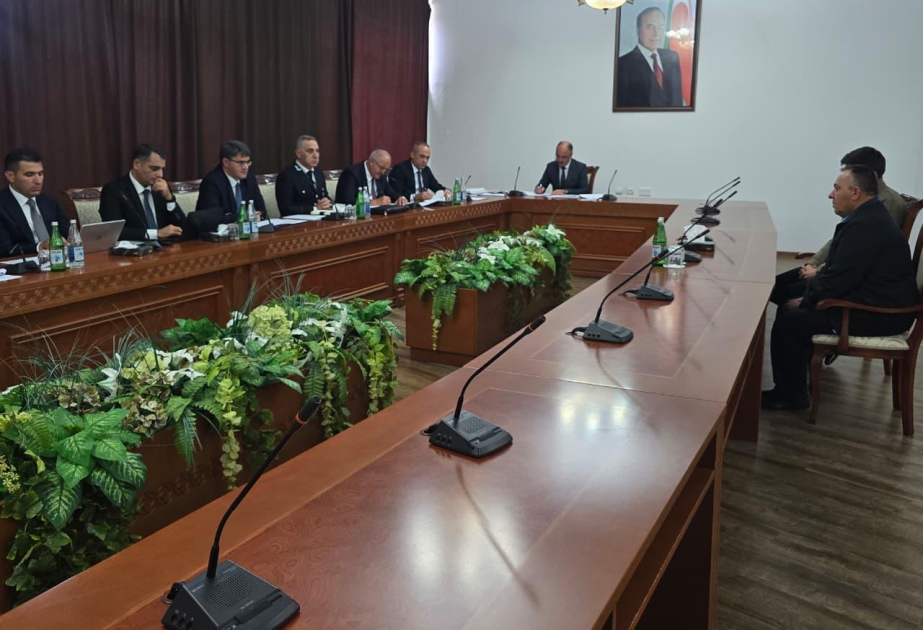 Ekologiya və təbii sərvətlər naziri Xankəndidə vətəndaşların müraciətlərini dinləyib
