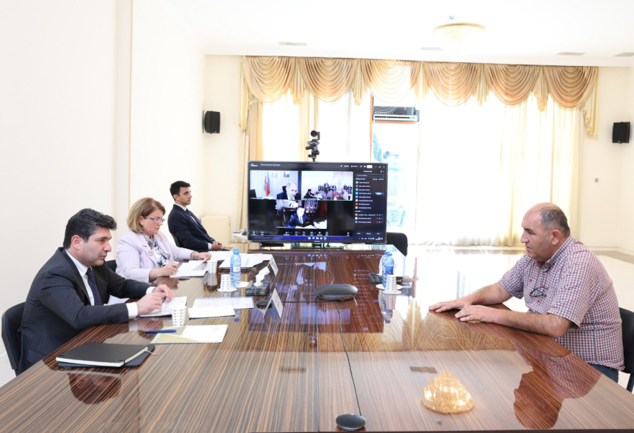 İqtisadiyyat nazirinin müavini Goranboyda vətəndaşlarla görüşüb