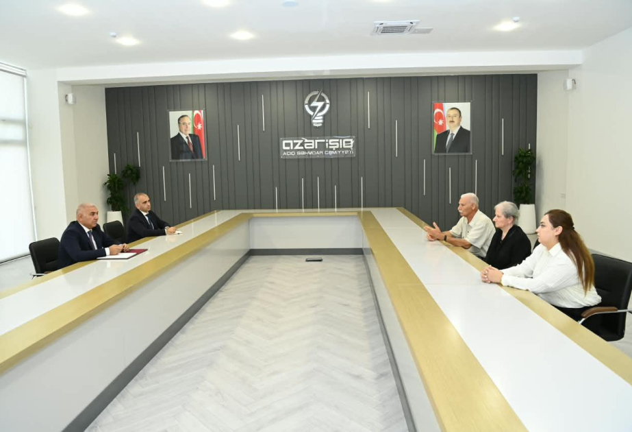 “Azərişıq” sədri Ağdamda vətəndaşlarla görüşüb