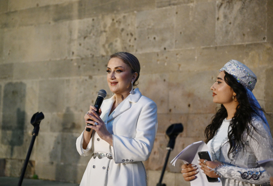 Gülnarə Xəlilova: Hər bir evdə azı bir dəst milli geyim olmalıdır