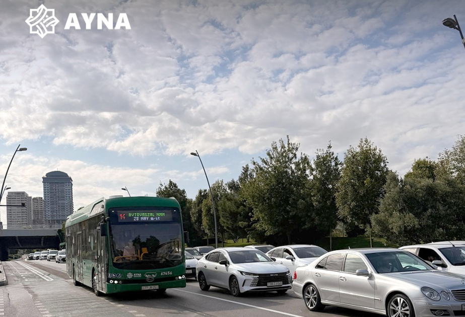 Еще на двух улицах Баку организованы спецполосы движения для автобусов