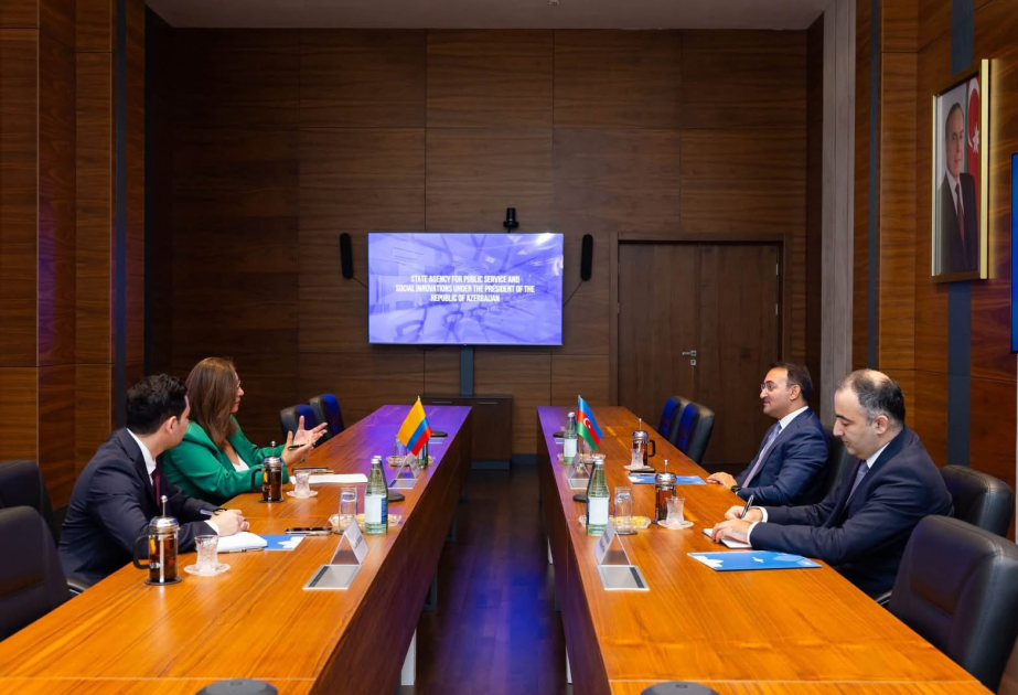 Colombian ambassador visits ASAN Khidmet Center in Baku