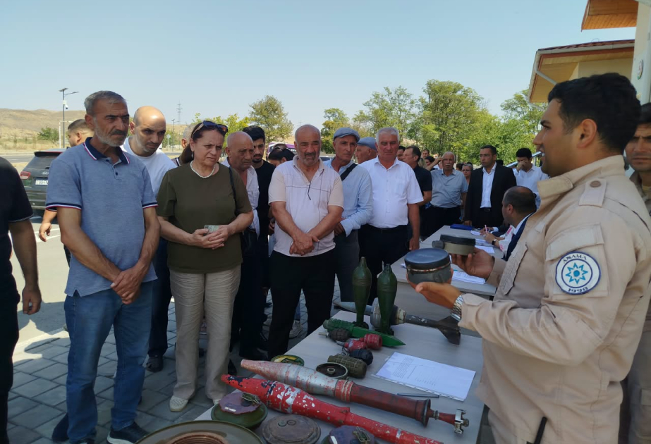 El siguiente convoy de reasentamiento ha llegado a la aldea de Shukurbeyli