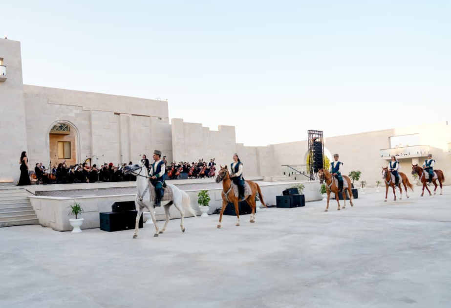 “Yeni qala” konsert kompleksinin açılışı olub