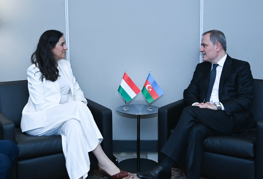 Ministro de Exteriores azerbaiyano y su homóloga húngara analizan las perspectivas de cooperación bilateral