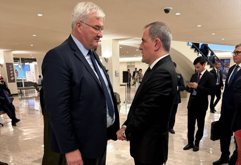 Canciller azerbaiyano y su homólogo ucraniano analizan los acontecimientos geopolíticos