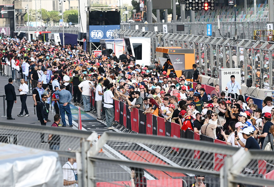 Bakı trekində Formula 1 azarkeşləri üçün pit-leyn gəzintisi təşkil olunub