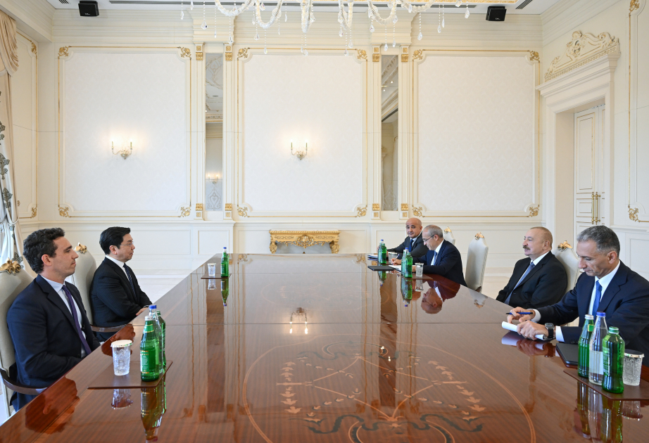 President Ilham Aliyev received executives of Chinese and Italian companies